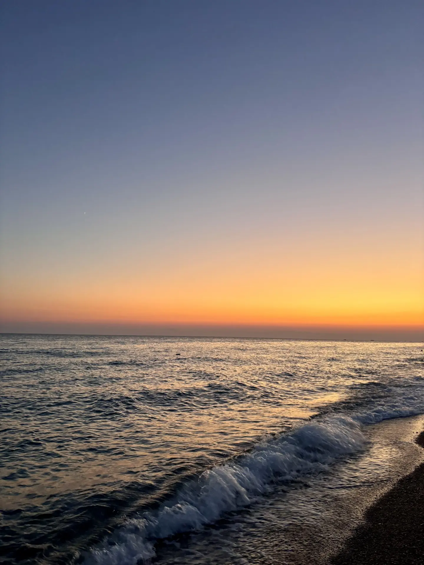 Делюсь с вами прекрасными видами Средиземного моря 🌅🌊