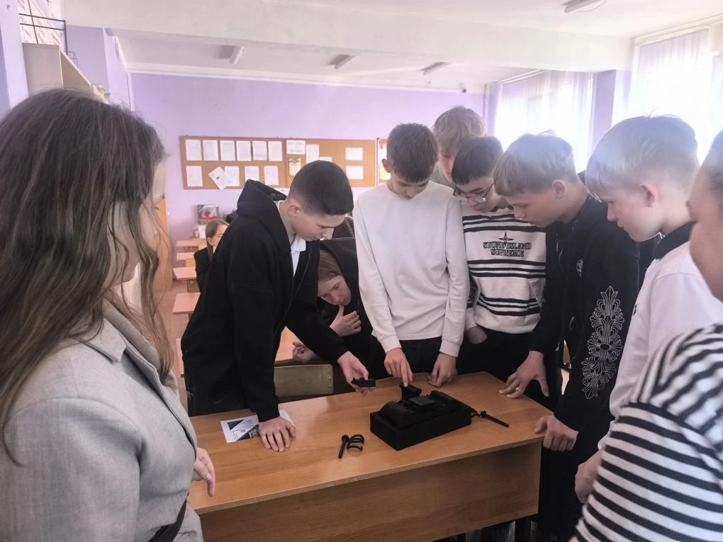 ПГУПС в Кингисеппе  Преподаватели ПГУПС презентовали вуз на ярмарке профессий в Кингисеппе 9 апреля 
