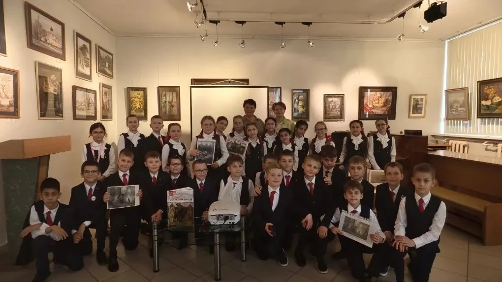 Ученики 3 «А» класса (классный  руководитель Уварова Л. В.) побывали в городской детской библиотеке 