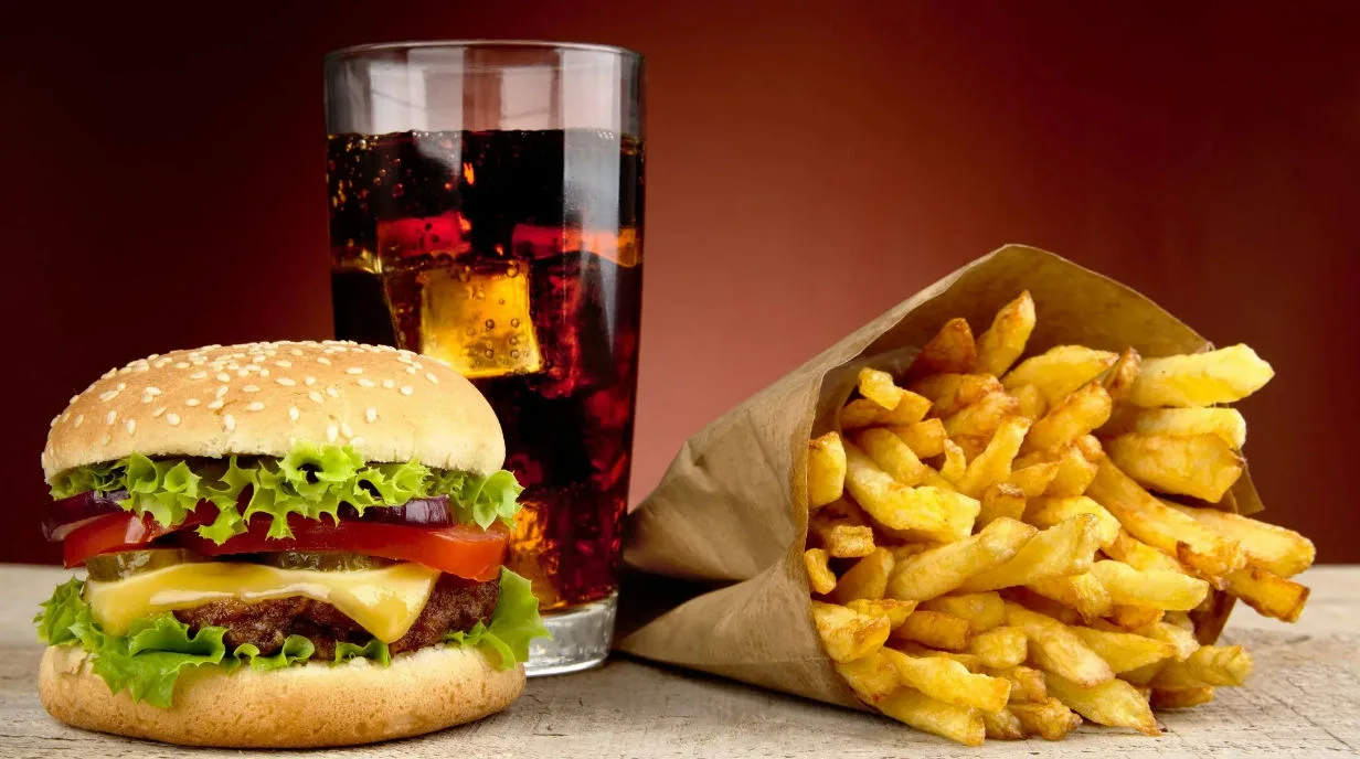 🍔 Фастфуд плохо влияет на психику, — психологи

Если клетки забиты токсинами, люди становятся вялым