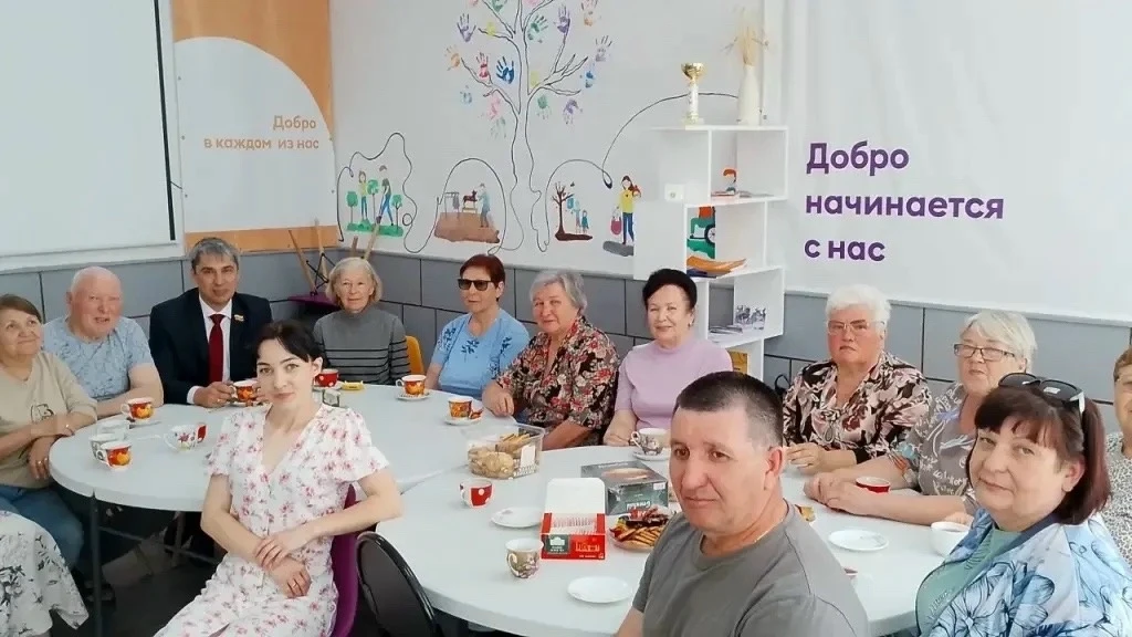 Депутат Единой России Евгений Кафеев провел встречу с «Серебряных волонтеров» в селе Кетово.

Депута