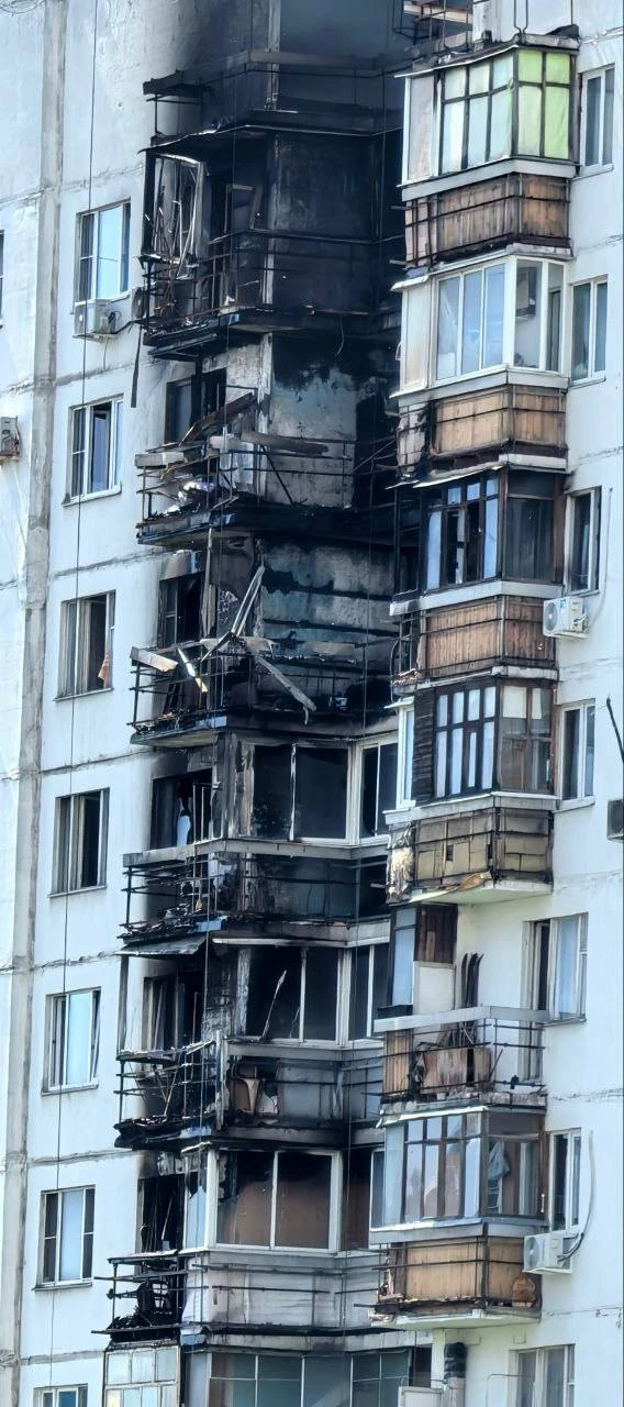 Последствия пожара на Авиаторов 4