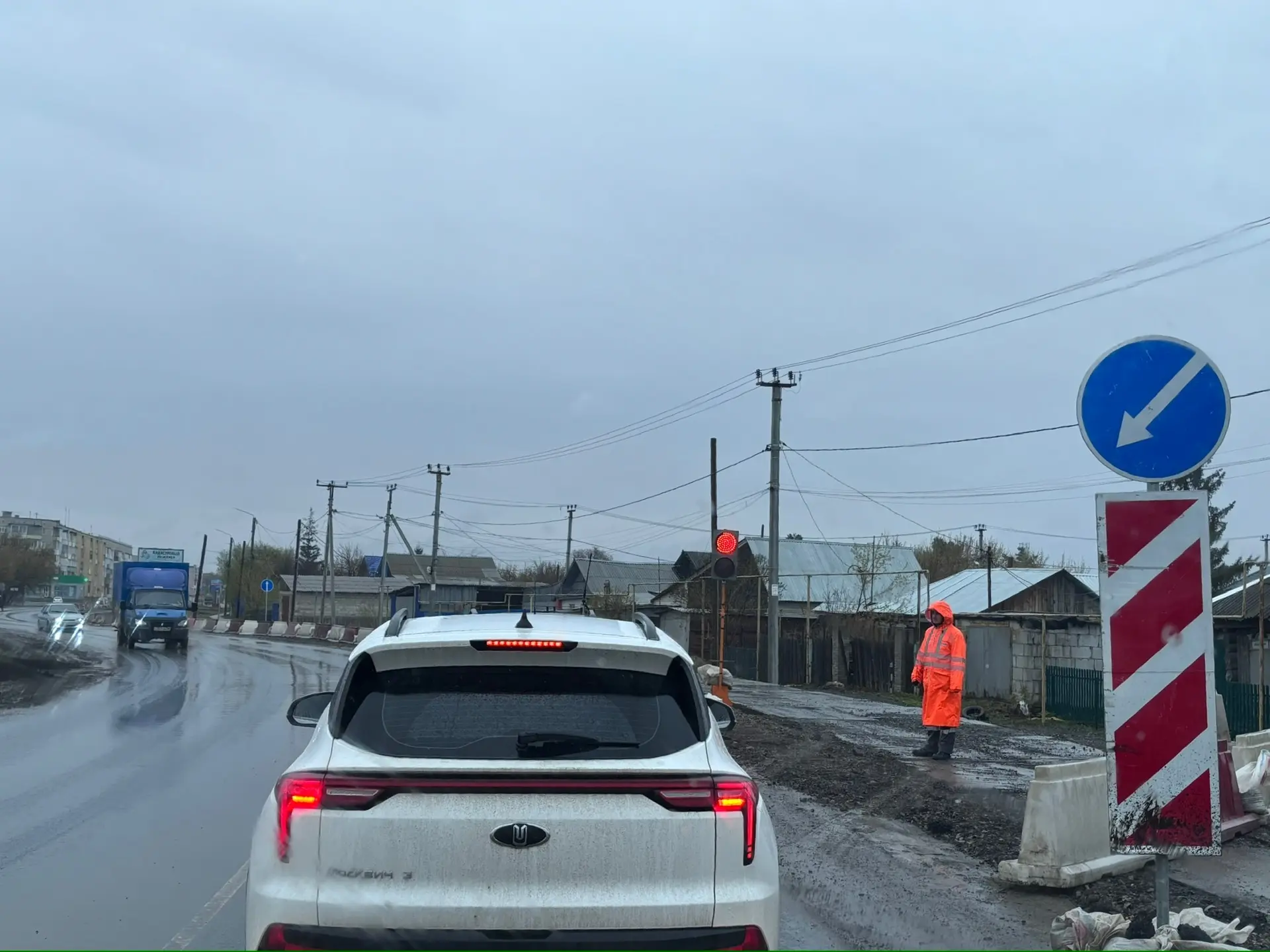 На ул. Кунавина заработал светофор. Он регулирует реверсивное движение - будьте внимательны, следите