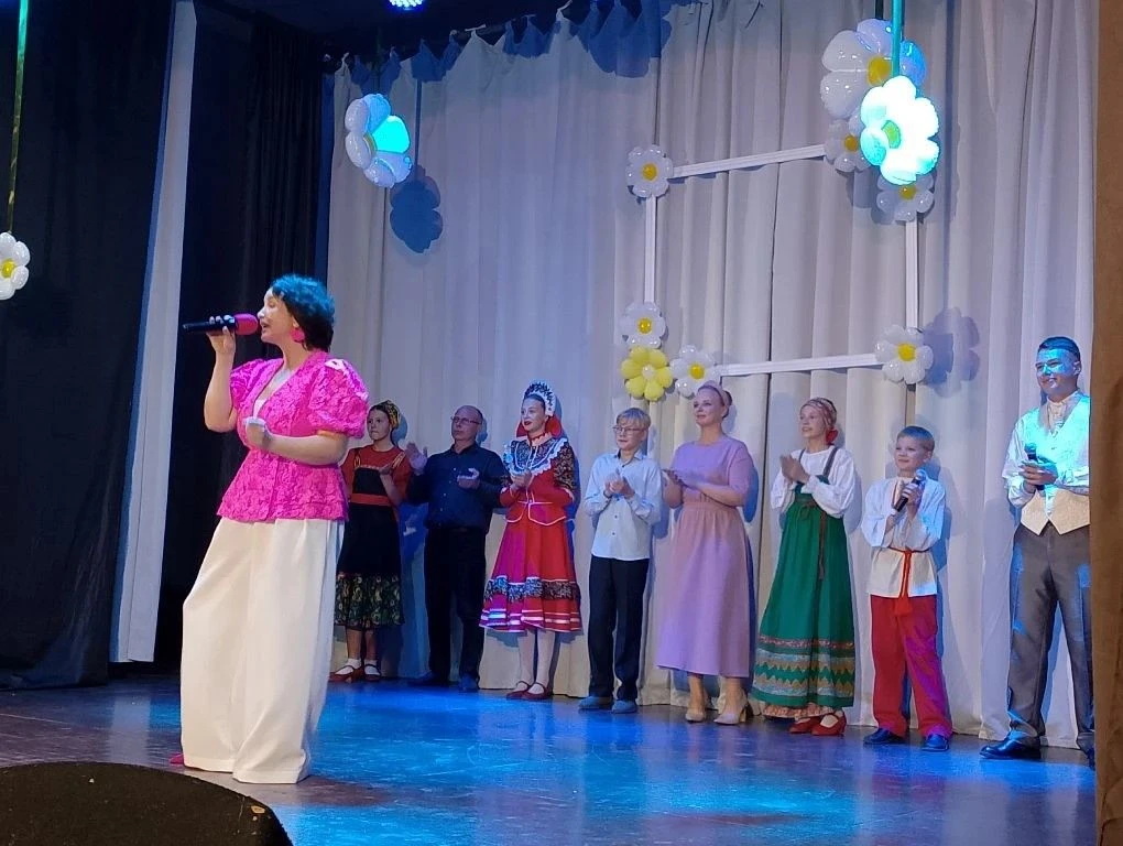 Сегодня, 8 июля, в МБУК «Истоки»состоялось торжественное мероприятие в честь  Всероссийского дня сем