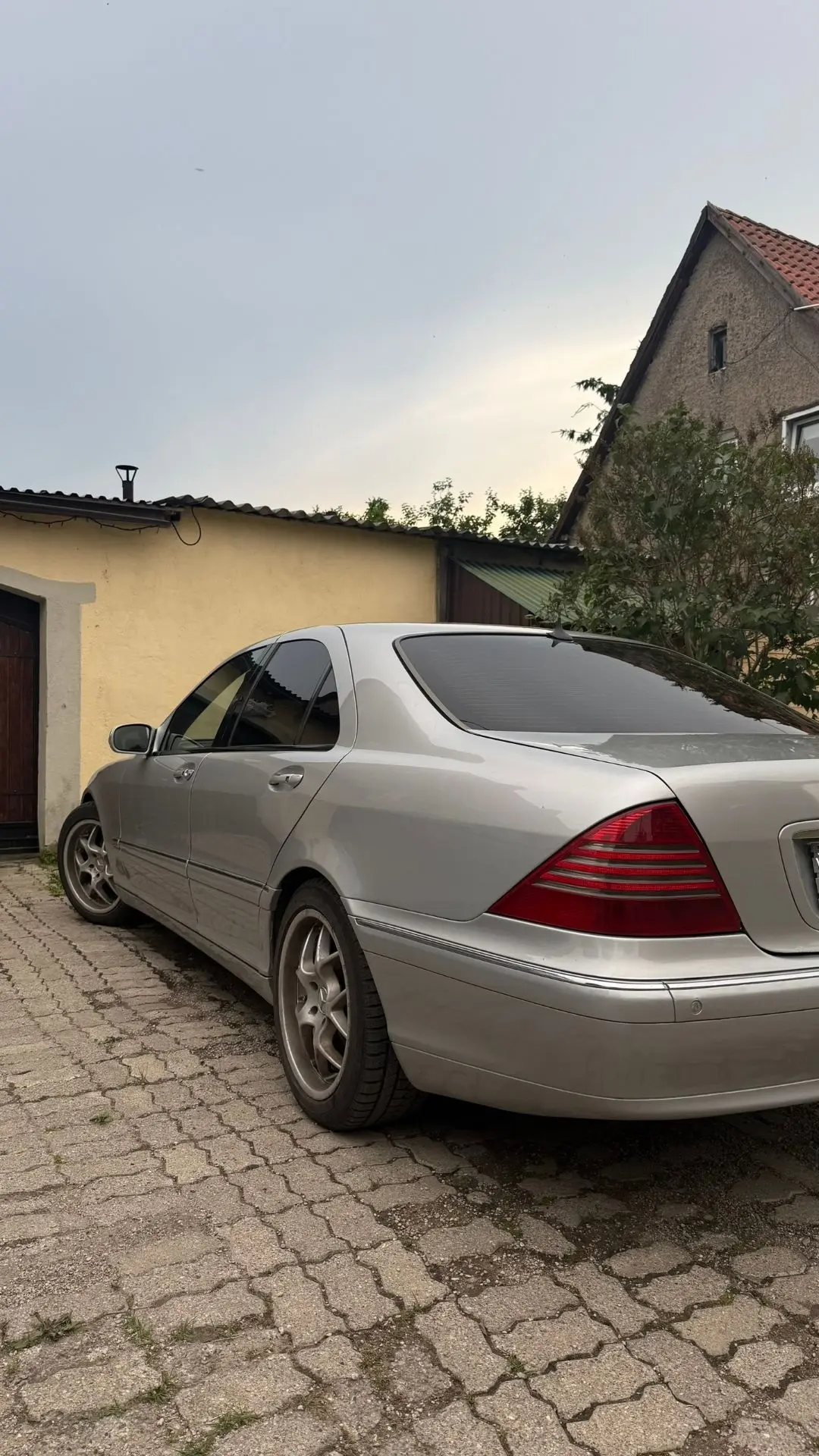 Mercedes S-класс W220 3.2 бензин, 2000 год