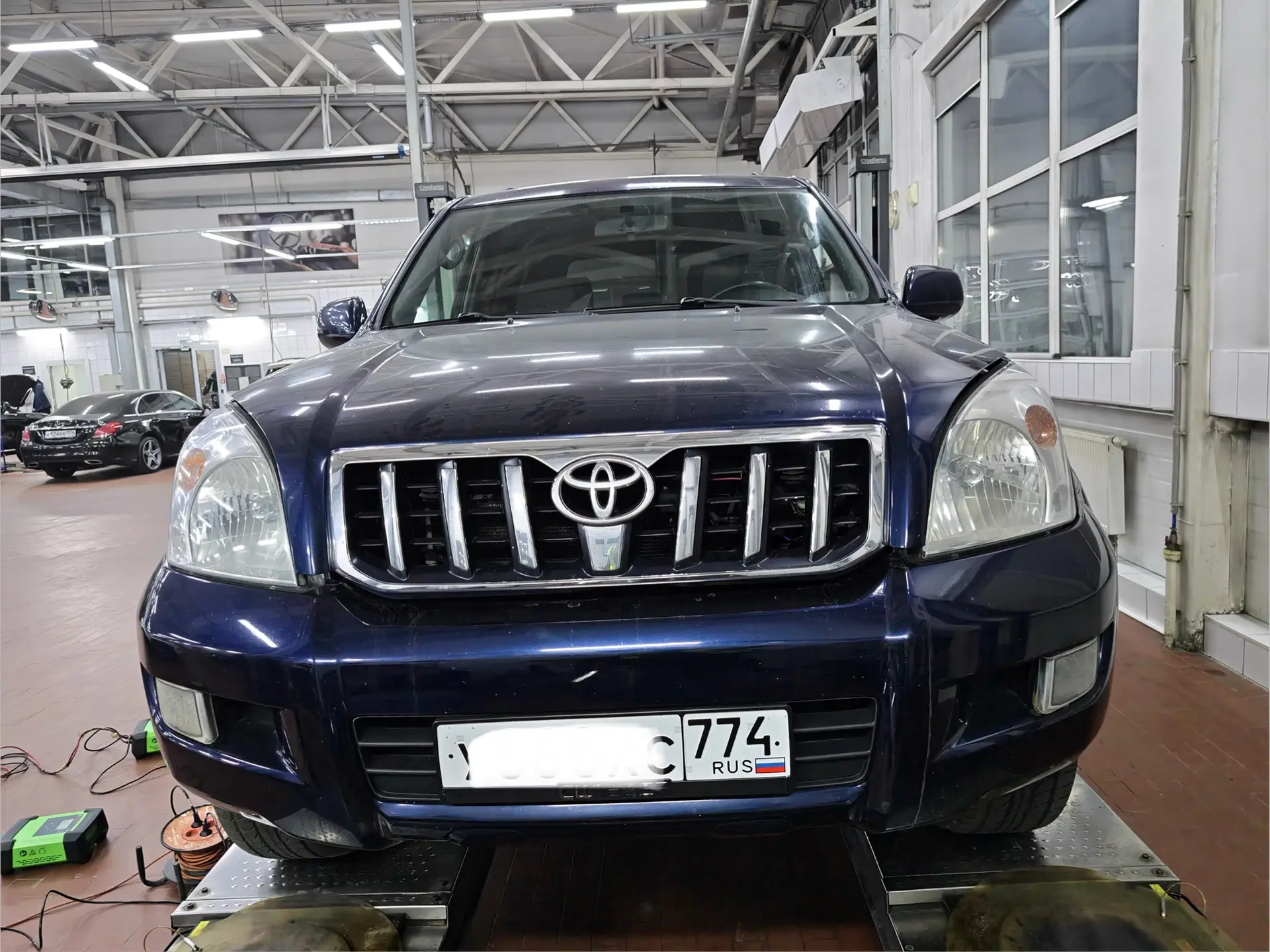 В Челябинске для заказчика был осмотрен Toyota Land Cruiser Prado 2007 года.