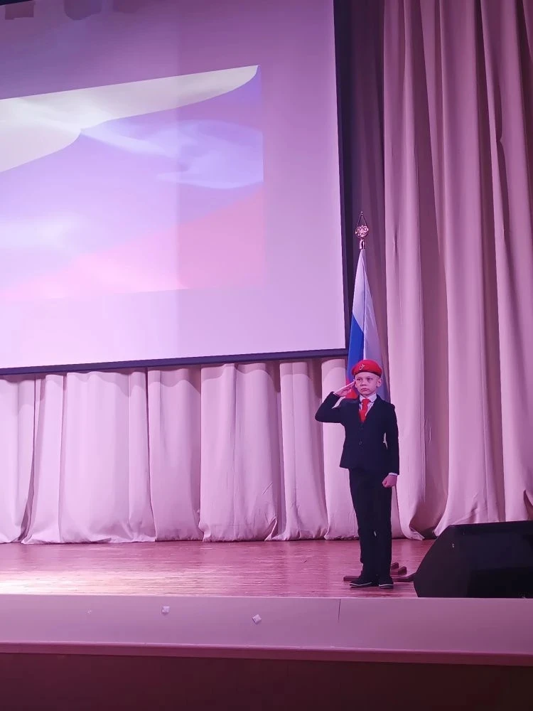 Сегодня для учеников первых классов состоялась церемония посвящения в «Орлята России»🦅, а для активи
