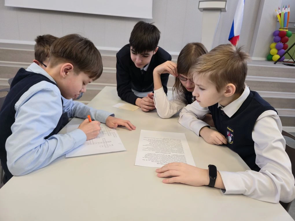 📝В лицее прошёл интеллектуальный клуб. На встрече присутствовали ученики 5–7 классов. Ребята, отвеча