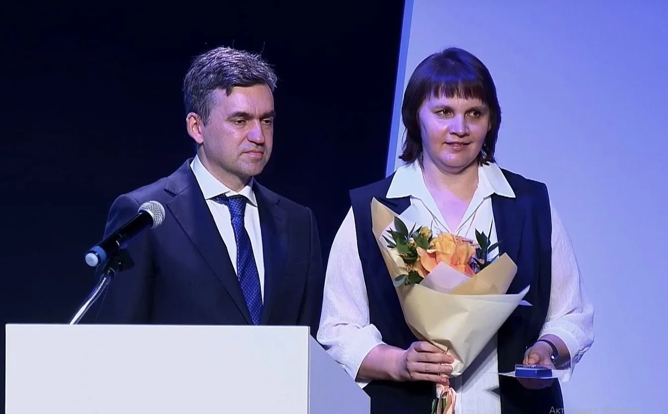 Поздравляем Писареву Елену Михайловну, педагога МБОУ Лежневская СШ №10, с заслуженной н...