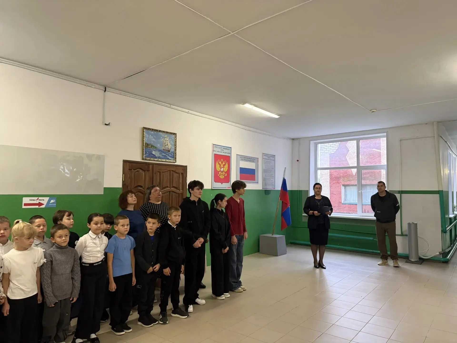 🔷 В понедельник, 7 сентября 2026 года, в МКОУ "Захаровская СШ " прошли торжественная л...