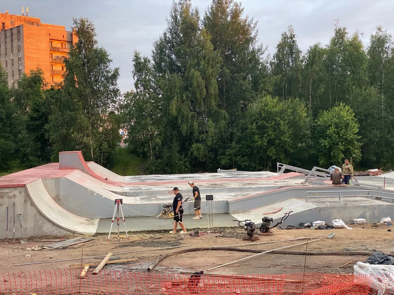 Строительство скейт-парка у стадиона «Авангард» идет полным ходом🛹