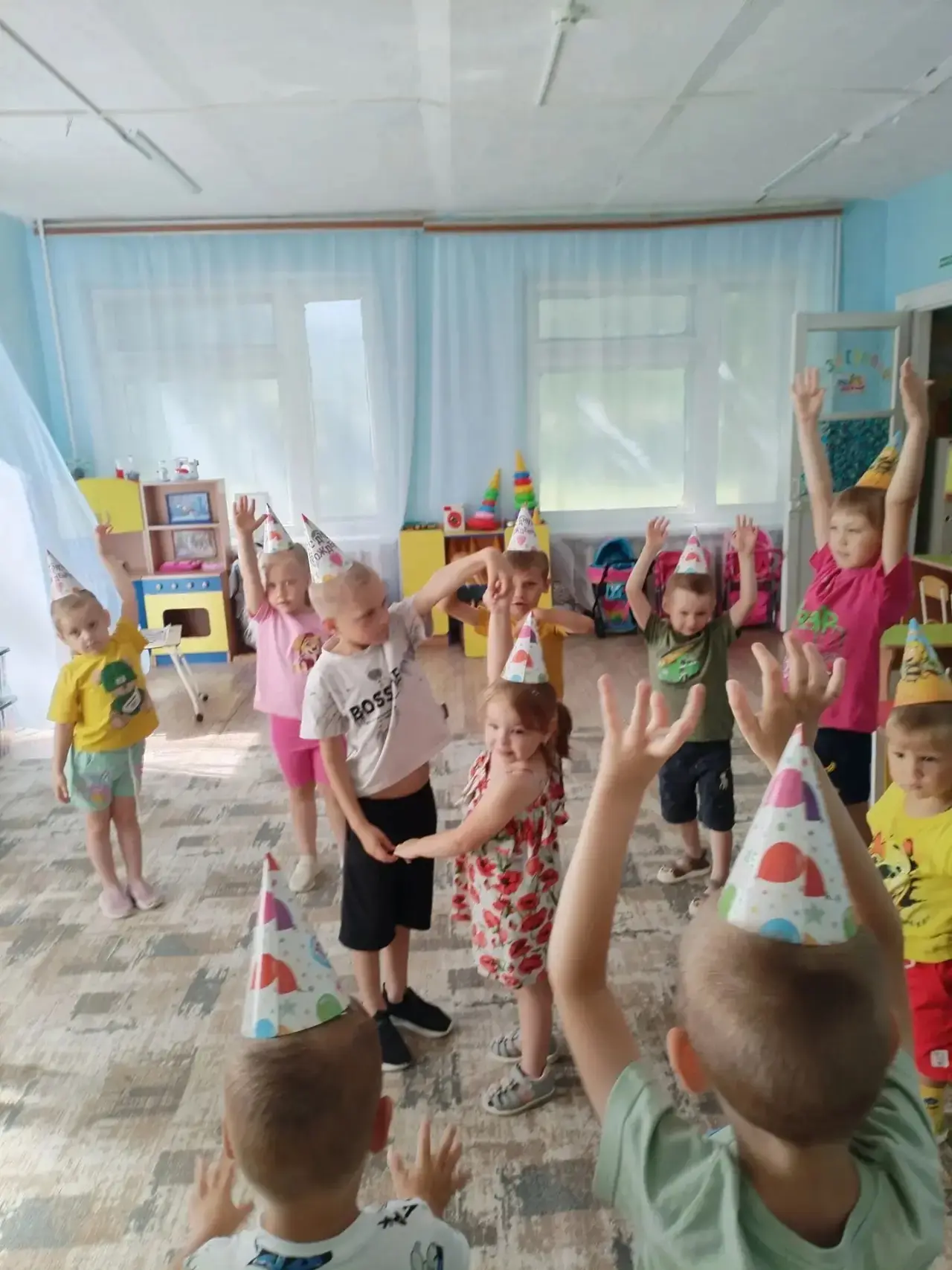 🎉 С Днём рождения, дорогой Андрюша! 🎉
Расти большим и сильным, радуй всех своей улыбкой и не перес