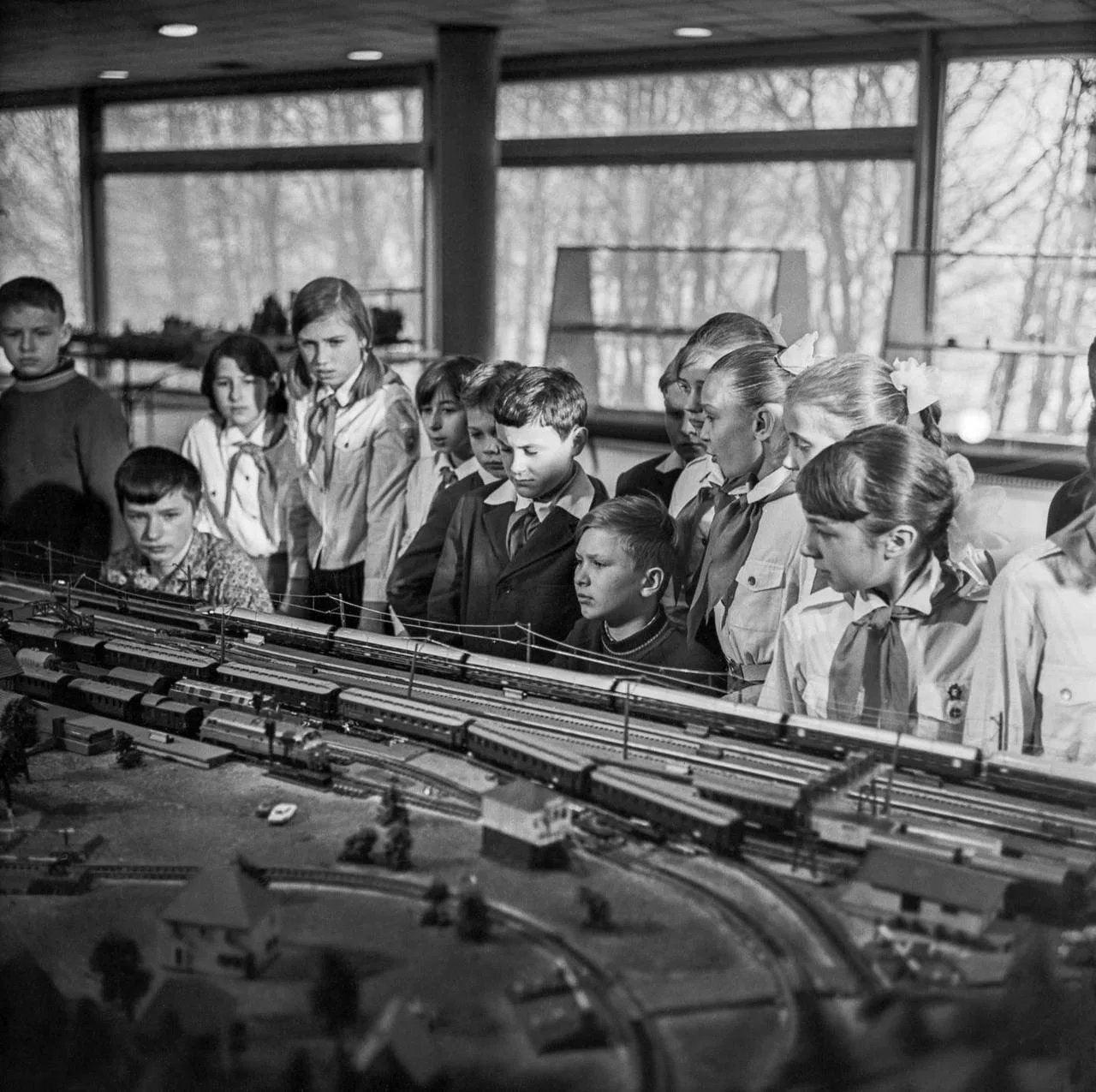 Железная дорога во Дворце пионеров, 1950-е