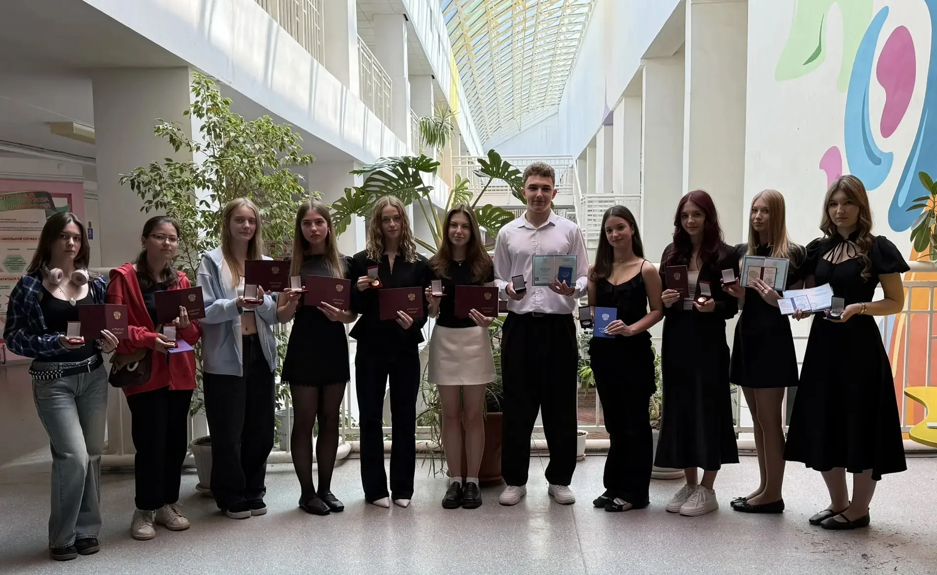 🗓️Сегодня 2️⃣6️⃣ июня 2026 года состоялось вручение аттестатов обучающимся 11 классов💫🌟
38 обучаю