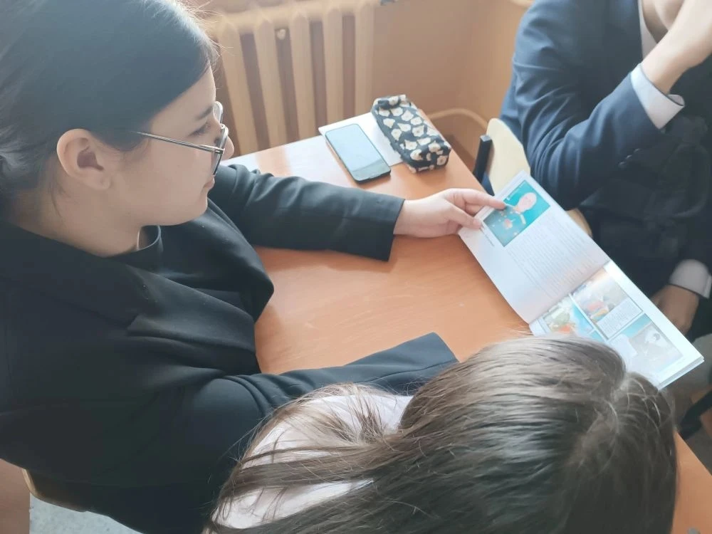 🇷🇺В нашей школе в 7-8 классов советник директора по воспитанию Васильева О.Н. провела лекции "Герои 