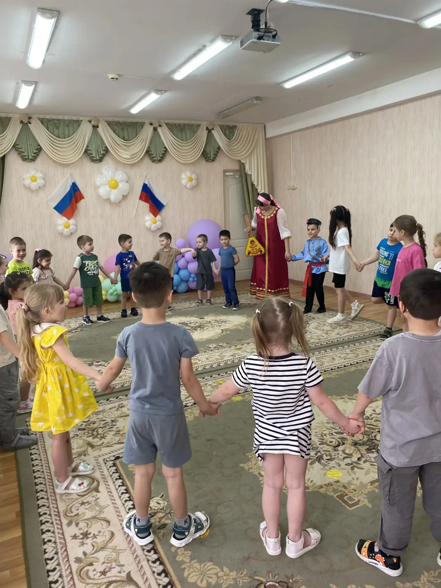 В преддверии одного из самых значимых государственных праздников, Дня России 🇷🇺, в нашем детском с