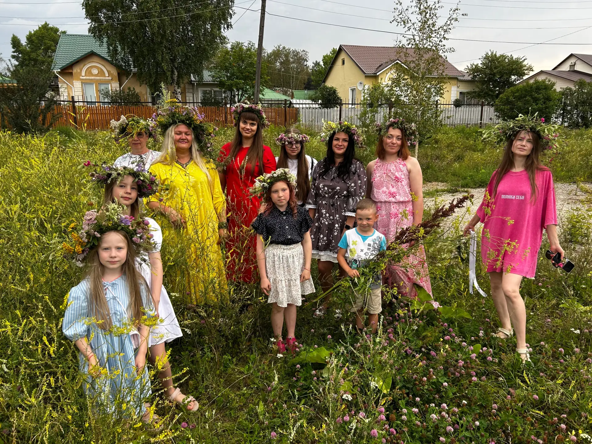 🌿☀ЛЕТО В ВОЛОСАХ

Для погружения в атмосферу летней красоты участницы мастер-класса отправились за 