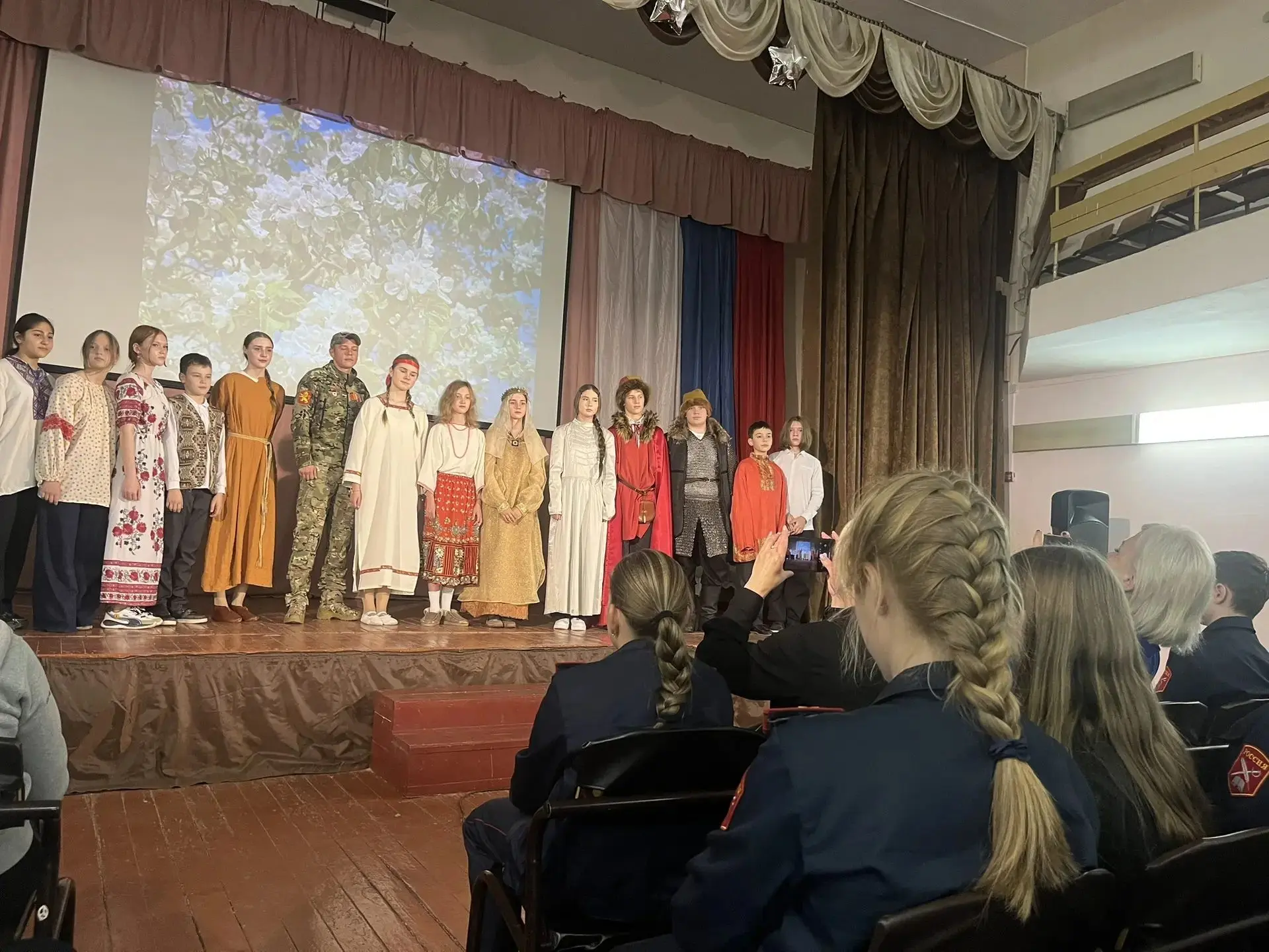 📌2 октября кадеты 7 класса посетили МОУ «СОШ №5». Для ребят была представлена театрали...