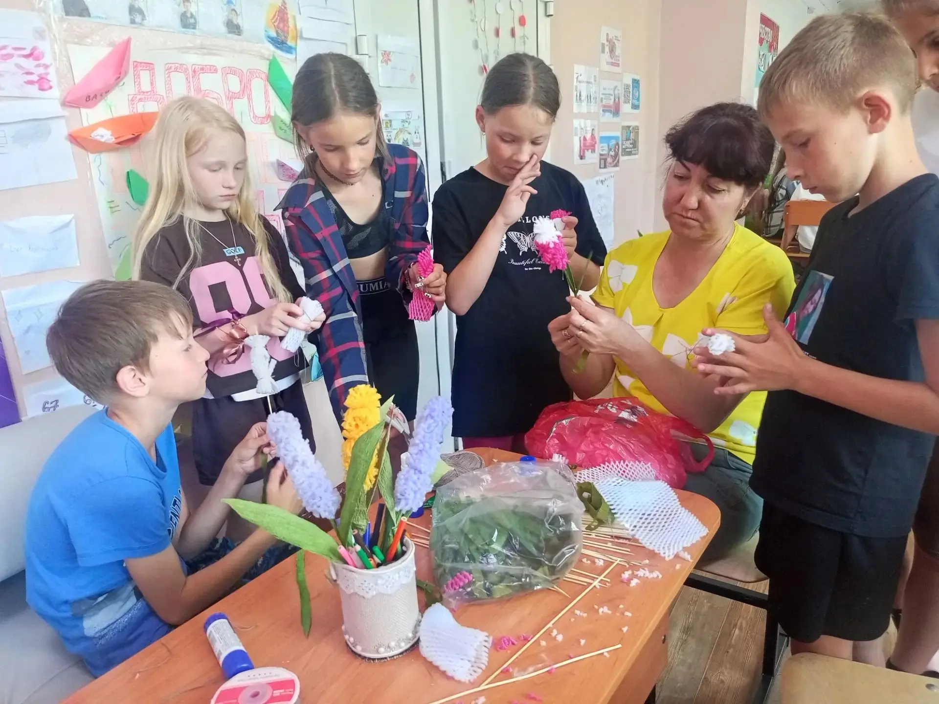 🥳📢
Мастер-класс "Умелые ручки" в нашем лагере дневного пребывания - творчество без границ🪄♨
Наши 