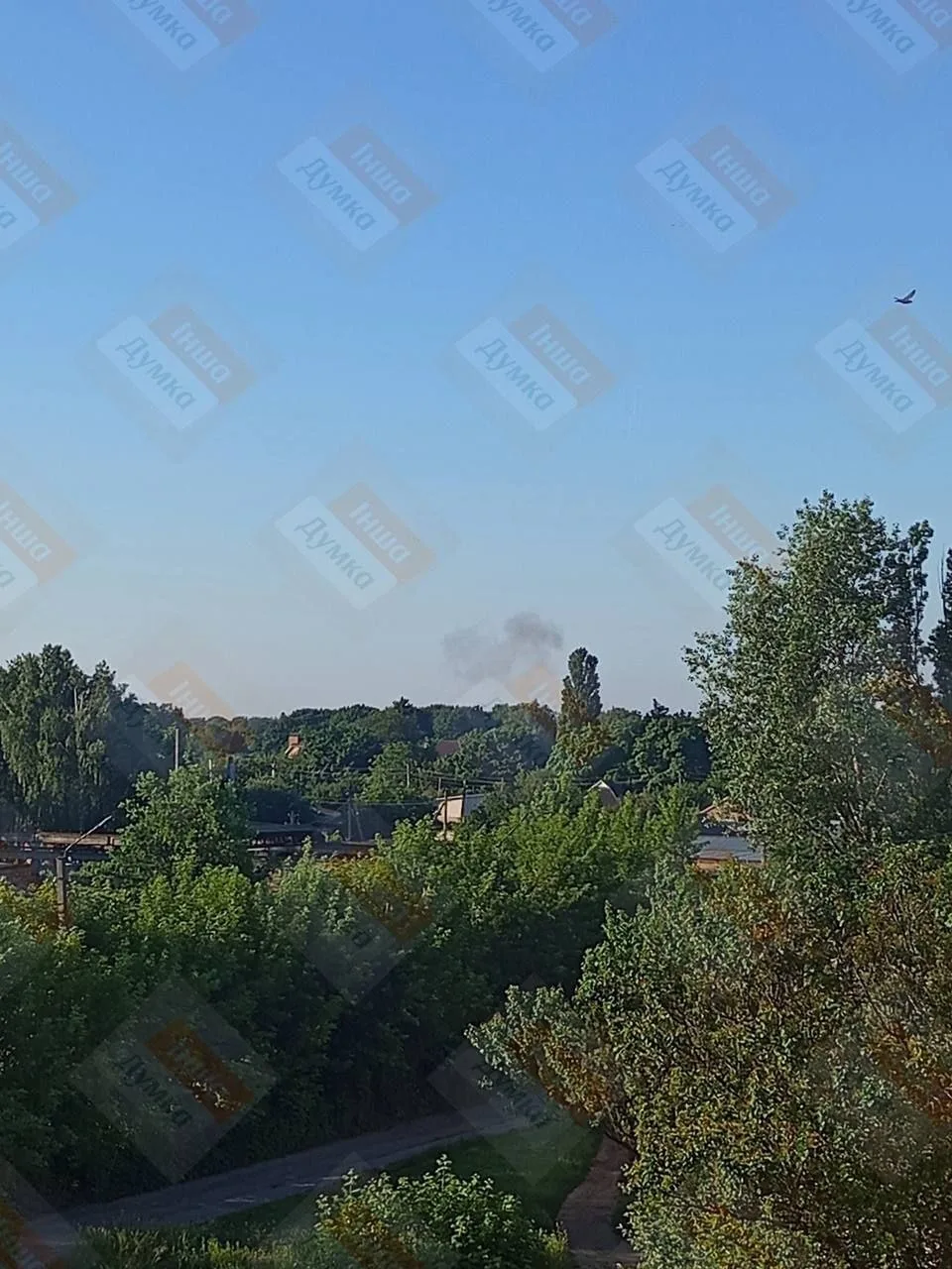 По Конотопу. Была серия ударов на протяжении ночи и утра. Под ударом были "транспортная...