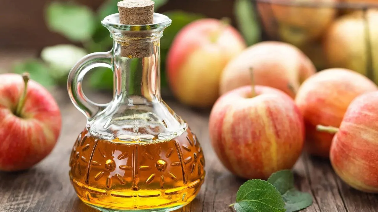 Яблочный уксус от боли в суставах🍎

Натуральное средство, которое помогает при артрите, воспалениях
