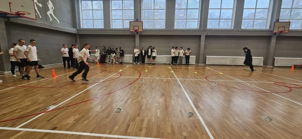 🚦22 января 2026 года на базе школы 107 прошел районный этап городского спортивного праздника "Здоров