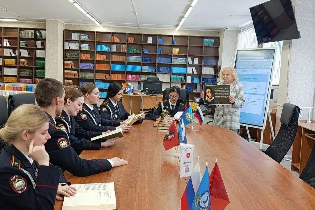 1-6 июня в библиотеке Колледжа полиции прошла тематическая выставка, посвященная 227-ле...