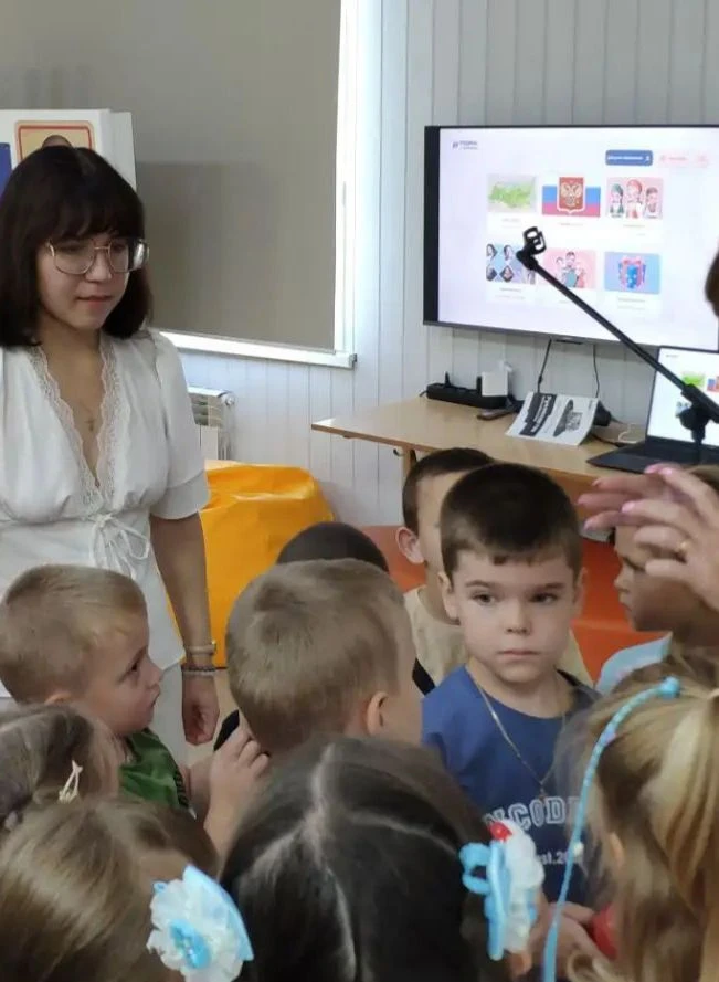 «Под флагом России» (6+)