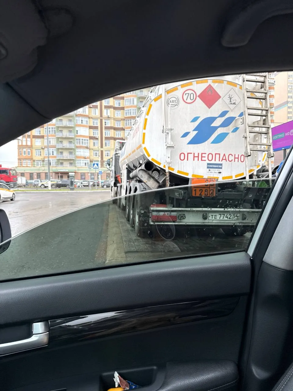 👤Тём сообщает:
«Северка. Через полтора часа будет 92 и дизель»