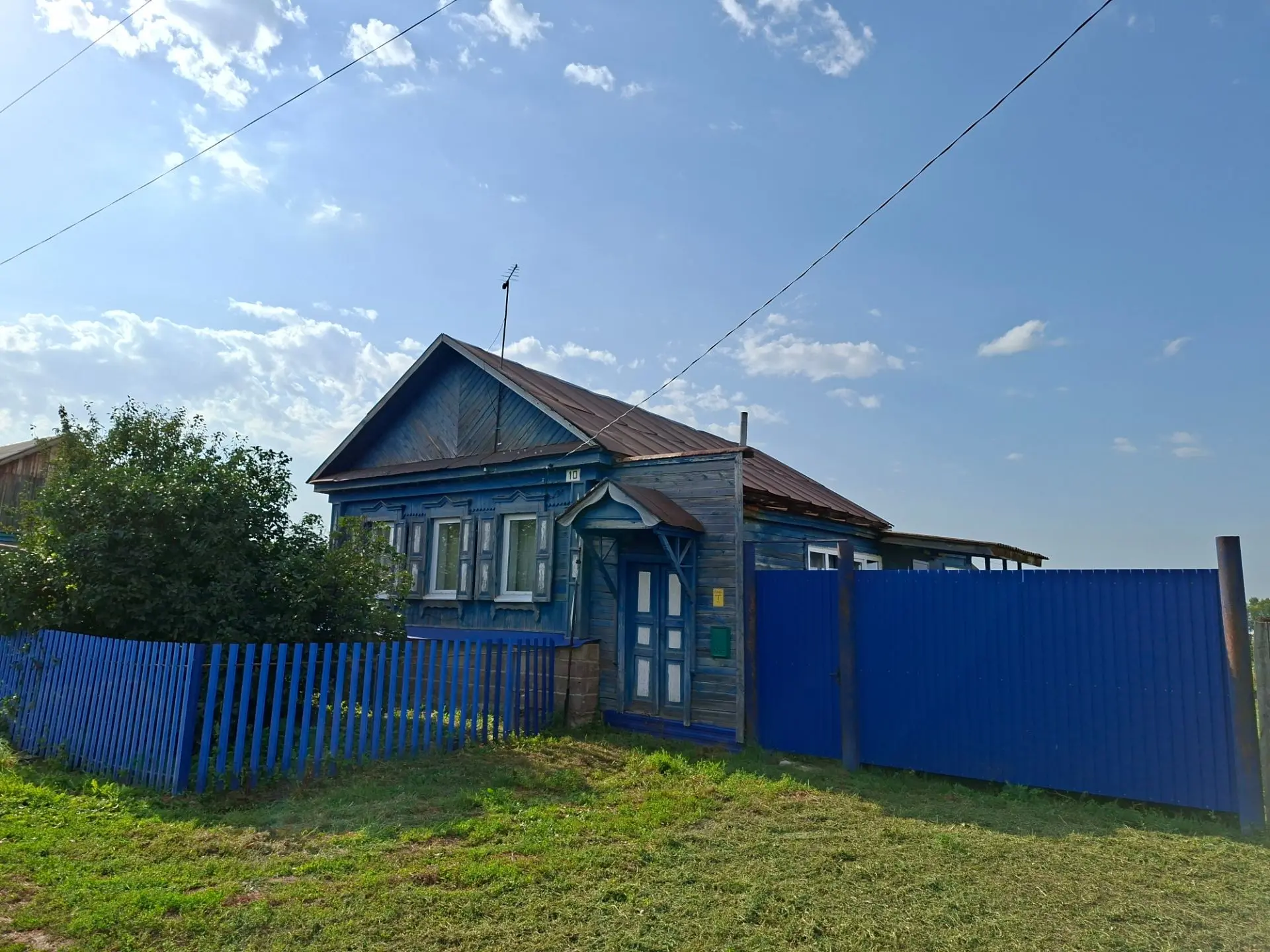 Продаётся дом в с.Пономаревка (пер.Чапаева). Газ, свет, вода холодная и горячая, канали...