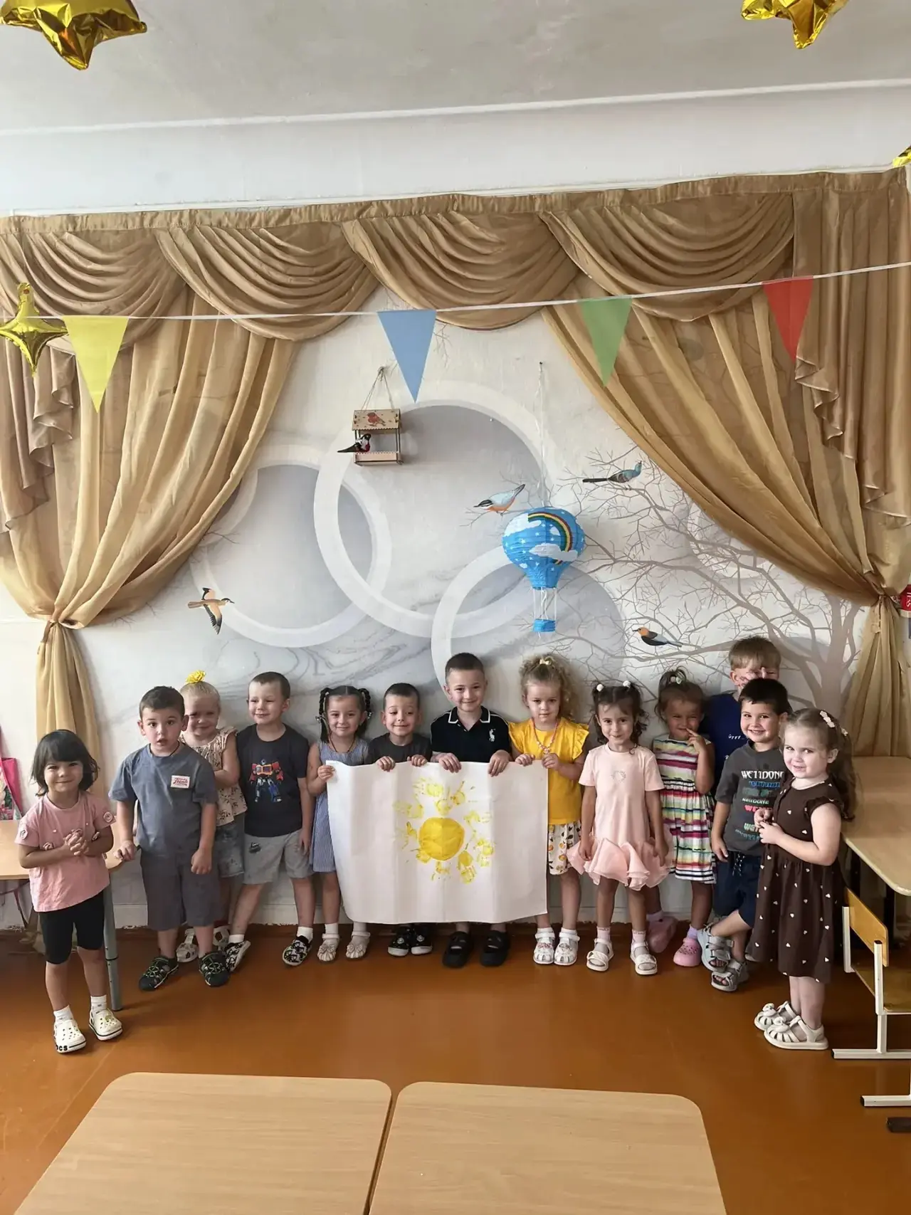 «Солнышко лучистое, мы твои лучи!»