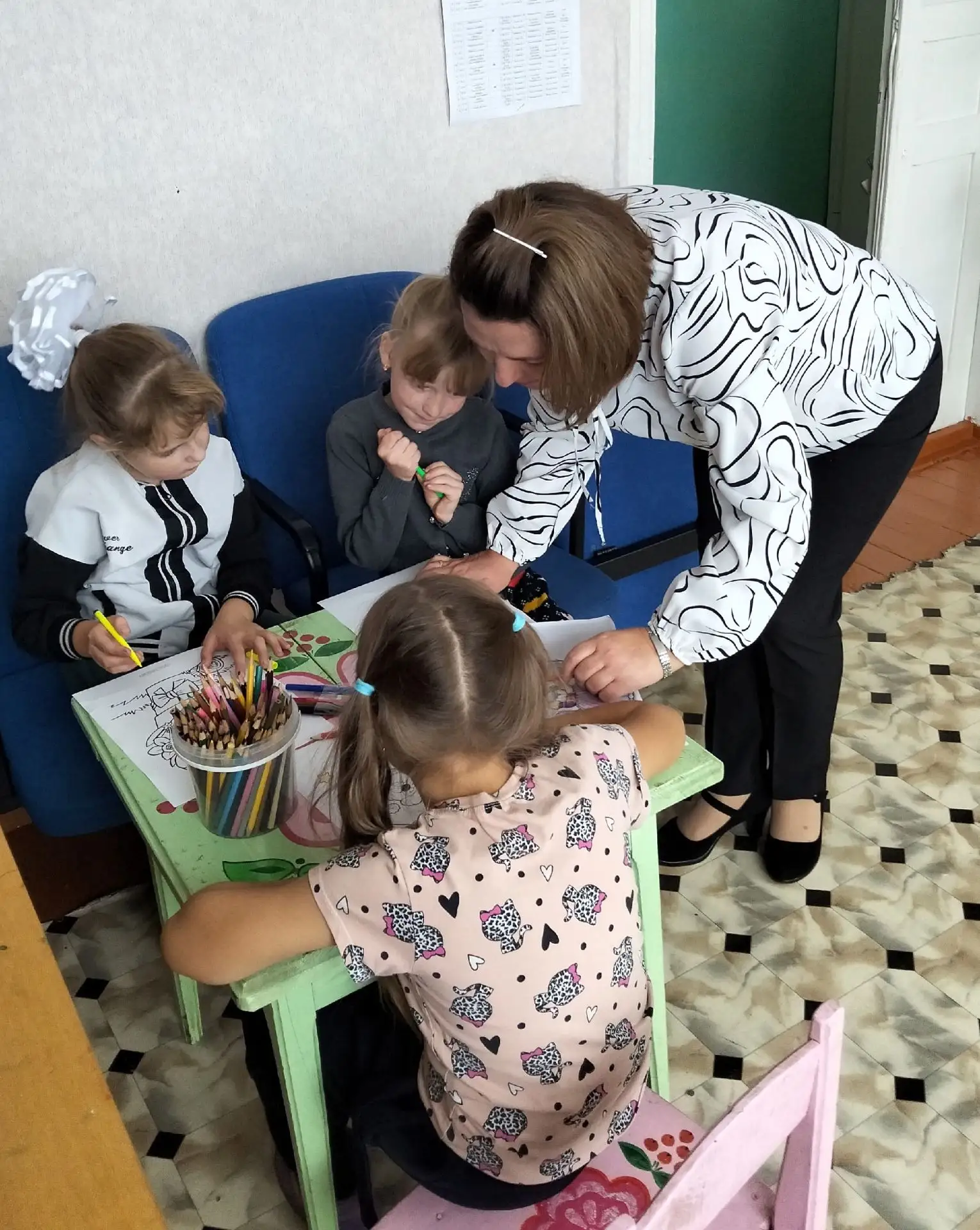 Вдохновение на бумаге: в Денисовском ДК прошёл уютный творческий час для детей