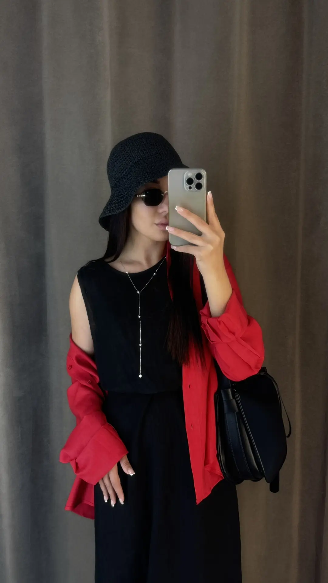 🤍❤️🖤

Сумка 🏷️6500
Рубашка 🏷️5500
Платье 🏷️5000
Панама 🏷️3000
Очки 🏷️1900
Пояс 🏷️1200
Подвес