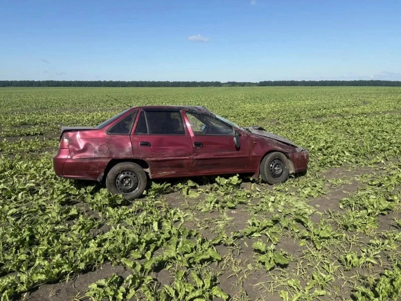 🚗 После ДТП легковушка улетела в свекольное поле

Авария произошла утром 23 июня в Елецком округе, 
