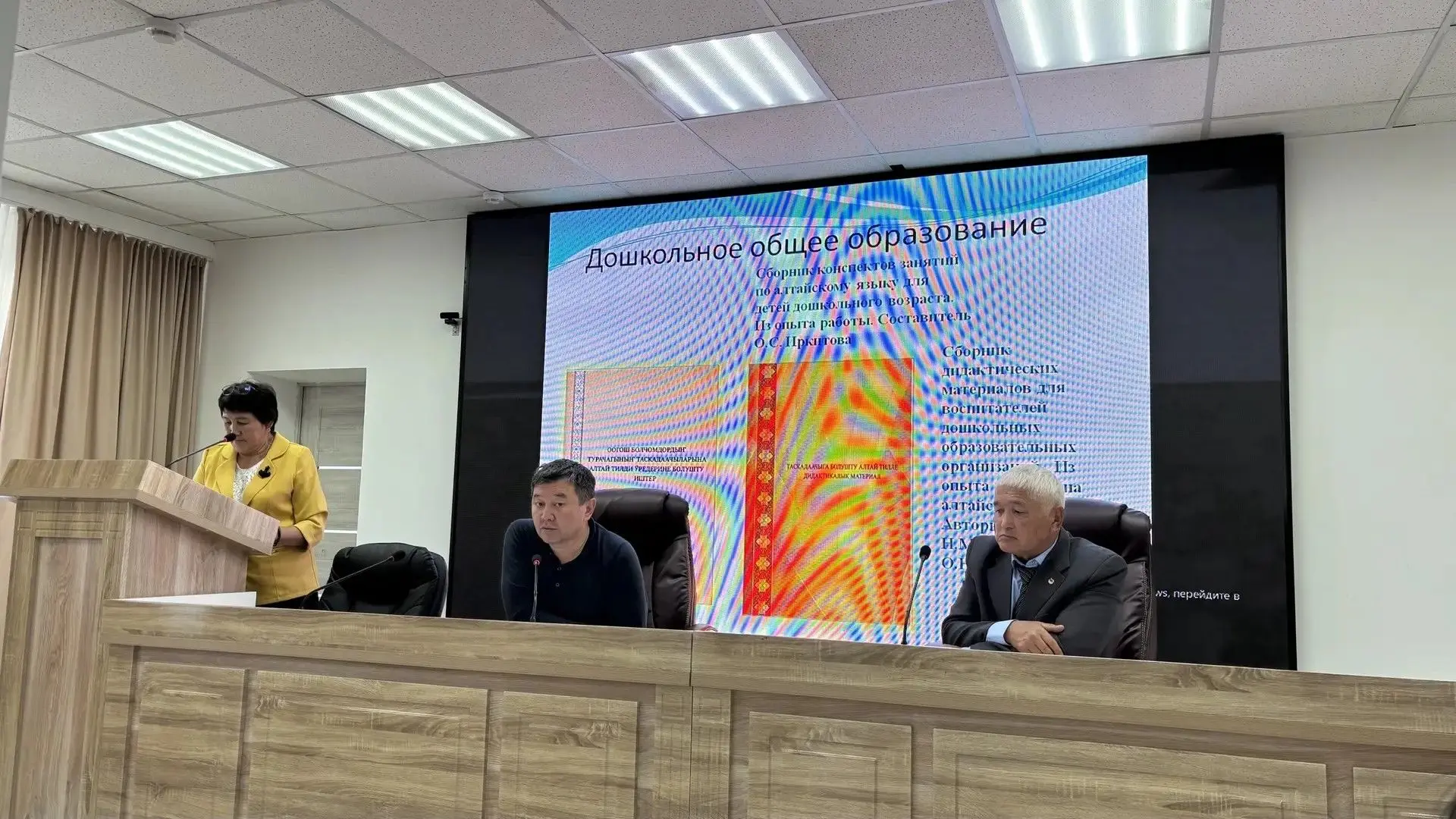 Заседание Общественной палаты прошло под председательством Андрияна Акимеева при участии главы район