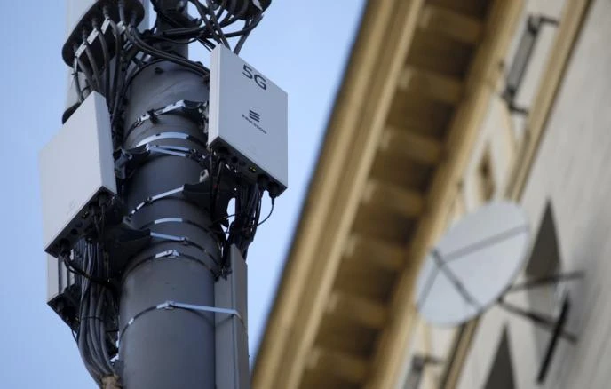 В Минцифры РФ сообщили, что 5G в России появится не позднее конца 2027 года и только в ...