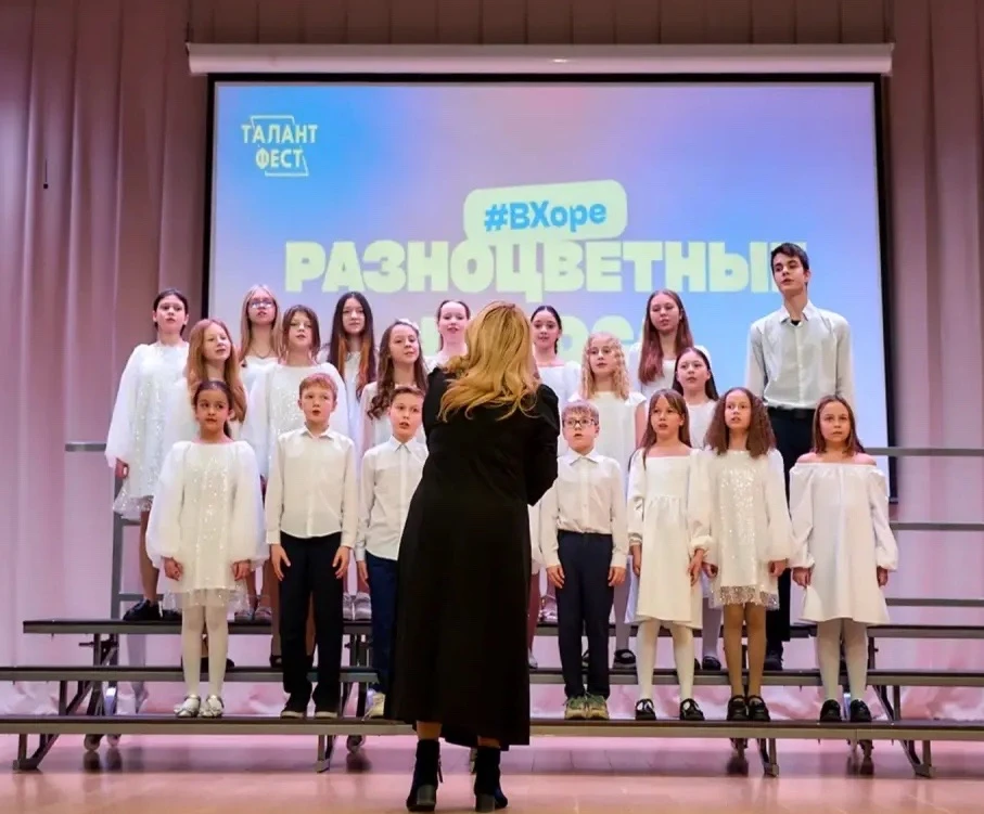 🎶РАЗНОЦВЕТНЫЕ ГОЛОСА🎶  🗝️Знаете ли вы, что в нашей школе есть настоящая музыкальная жемчужина?  🎊В э