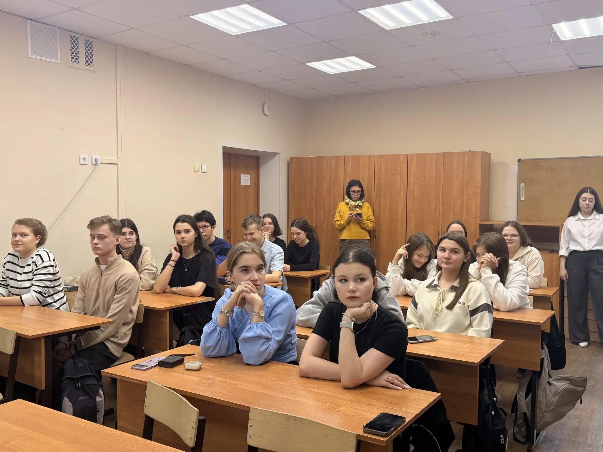 Выбираем будущее вместе! 🎓🌍 В нашей школе прошли важные профориентационные встречи для учеников 10 и