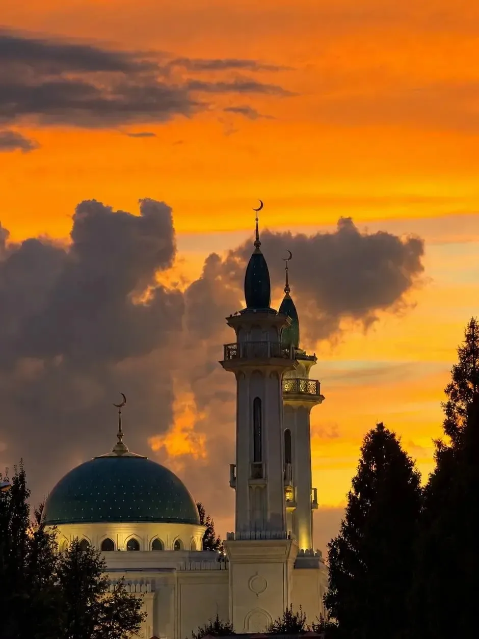 Закат над мечетью Ирек💫