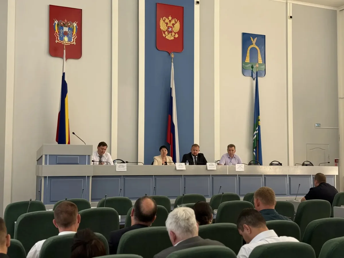 Провёл совещание по подготовке к выборам депутатов Государственной Думы Федерального Со...