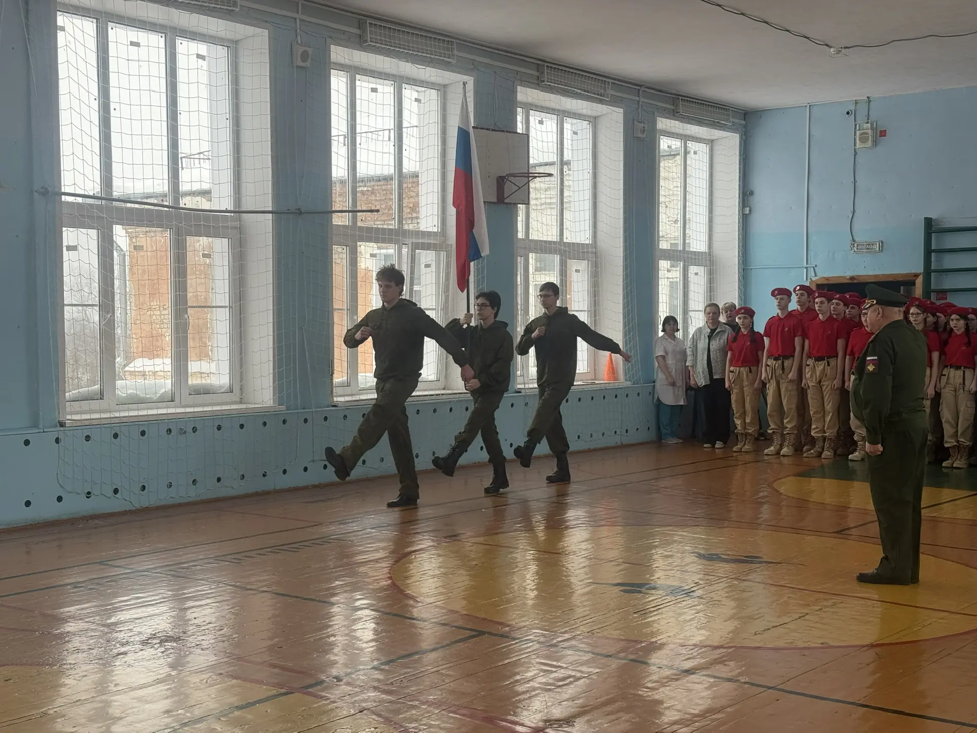 🔥В нашей школе прошел смотр строя и песни «Будущие воины»  Сегодня наша школа стала местом настоящег