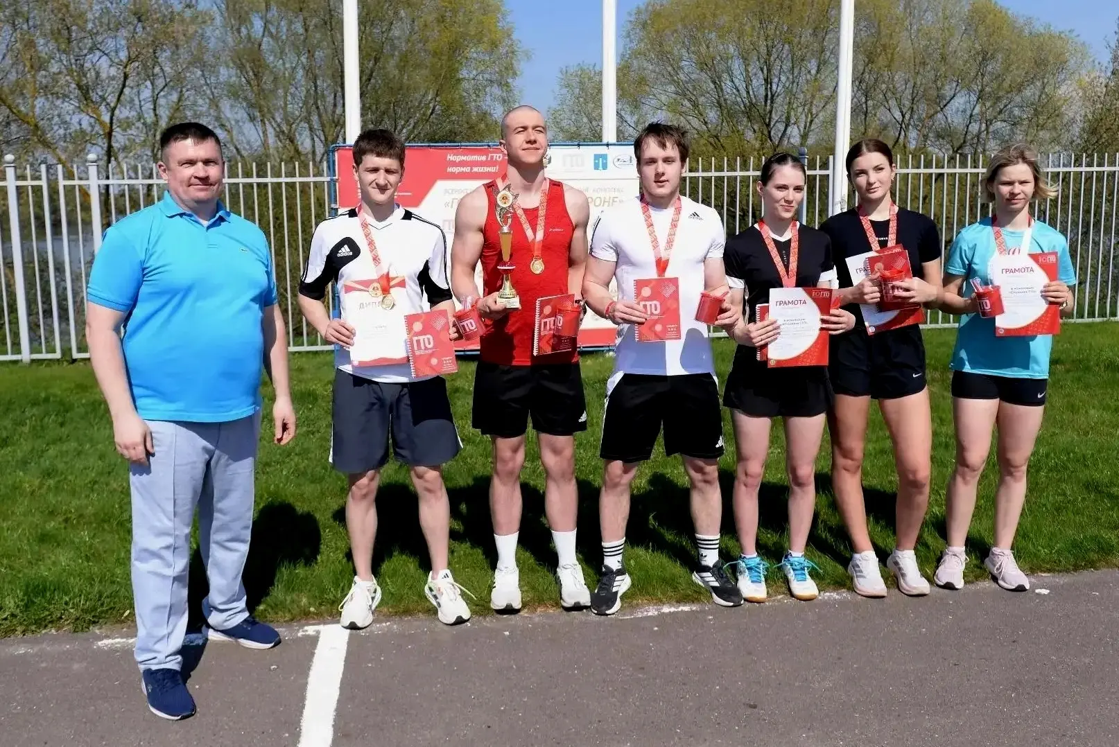 Лучшие в ГТО 🏆🏆  В конькобежном центре «Коломна» прошли соревнования по комплексу ГТО среди студенто