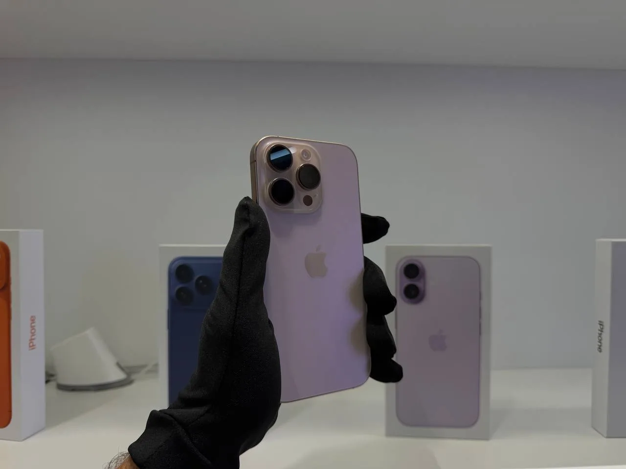 ✅ В наличии - можно забрать сегодня 
iPhone 16 Pro
Desert Titanium 256Gb

🔋 Аккумулятор:92%
💰 Цена