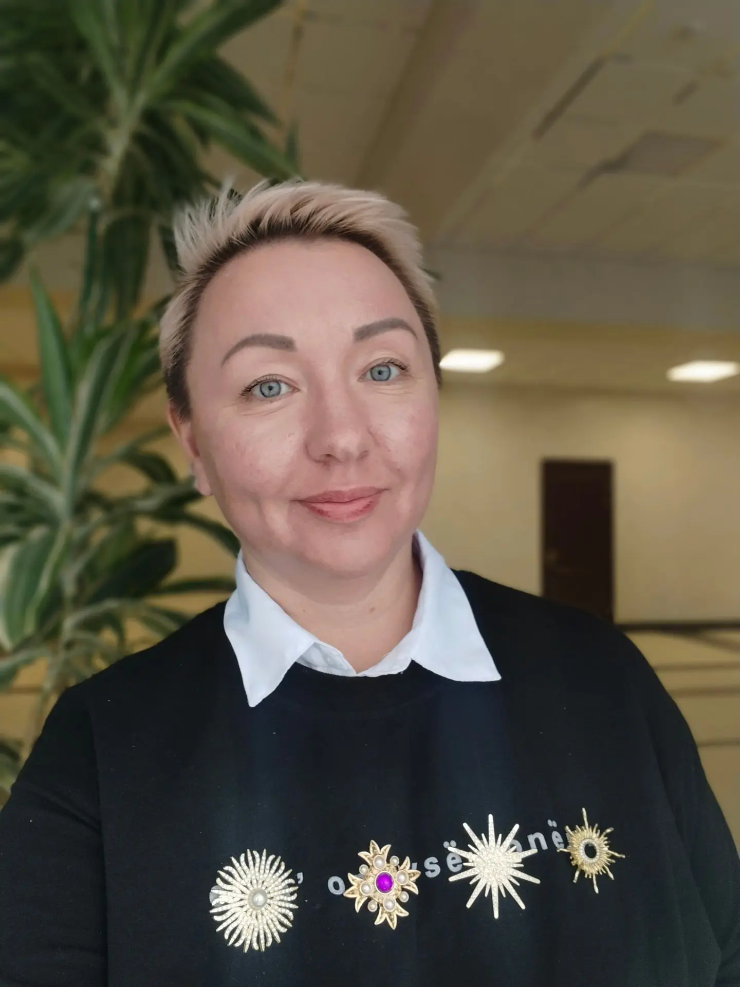 Никто не помешает мне считать, что именно я изобрела новый способ носить броши😁 берём ...
