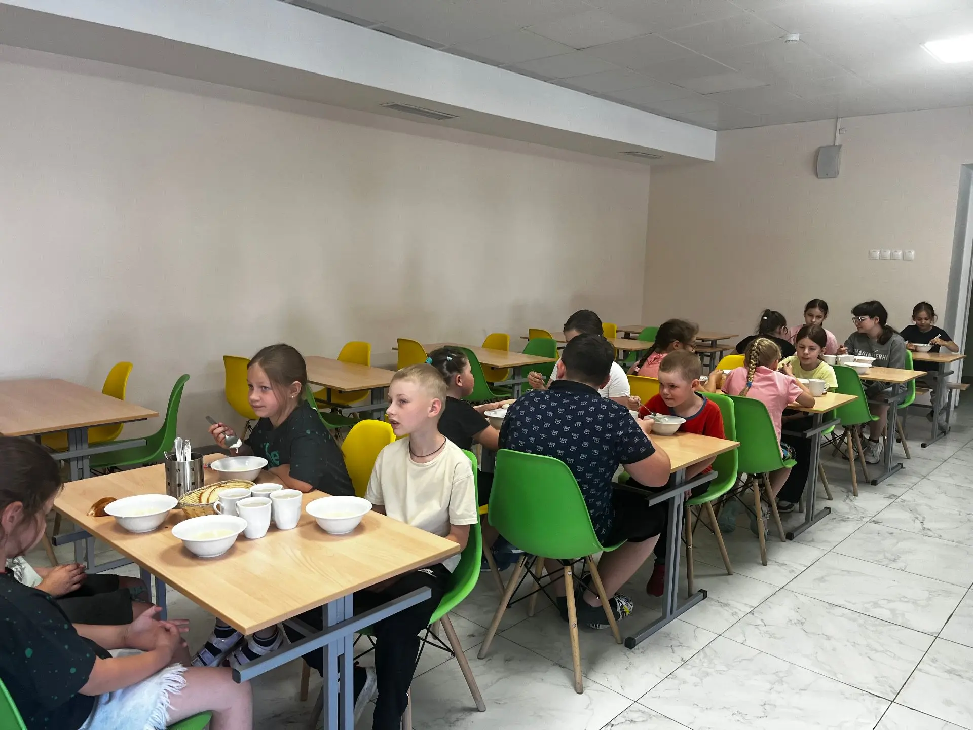 Дни в нашем лагере проходят плодотворно и оставляют массу положительных эмоций у детей.