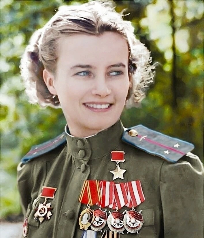 ПОЧЕМУ СТАЛИН ВЕРНУЛ ПОГОНЫ в 1943 году?!...