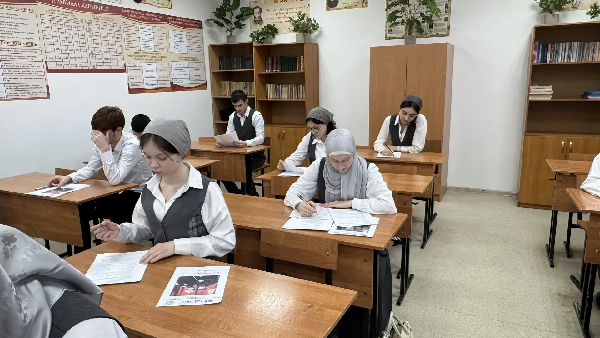 Сегодня в МБОУ «СОШ № 54 им. Хасана Кааева» г. Грозного прошёл региональный этнографический диктант 