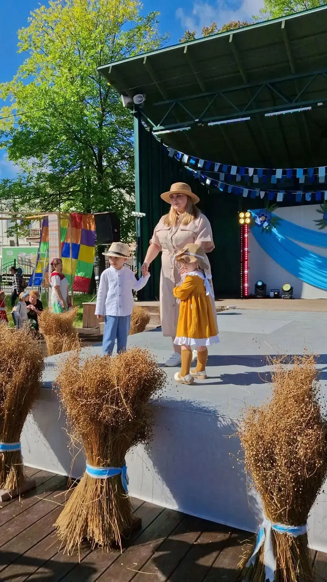 «Забавные льняшки»: мы были частью праздника в Вышнем Волочке!