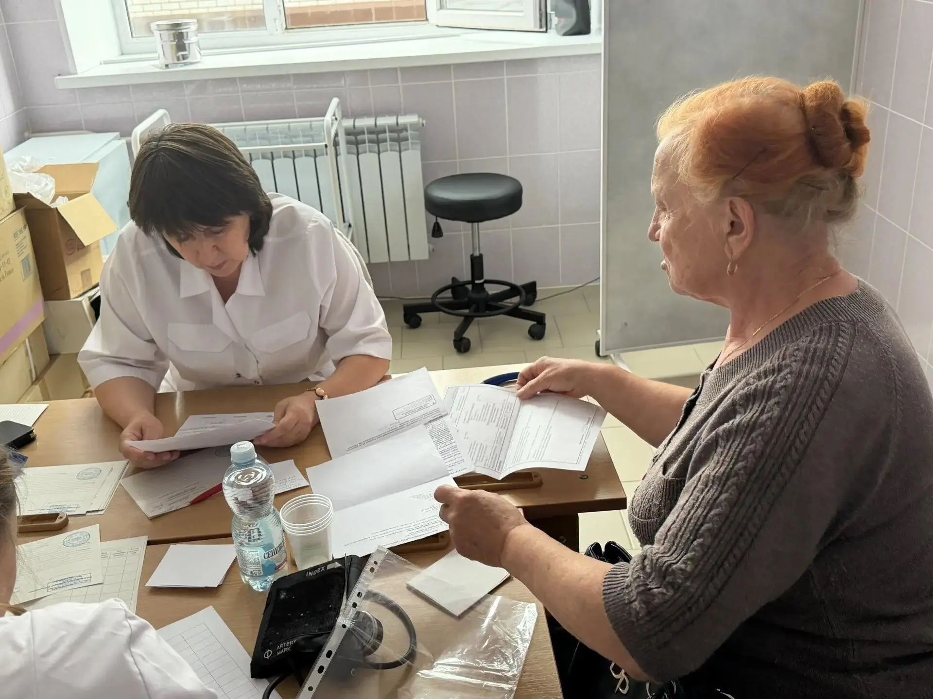 Наши коллеги приняли участие в работе социального автопоезда «Забота и здоровье»
Прием проводился в 