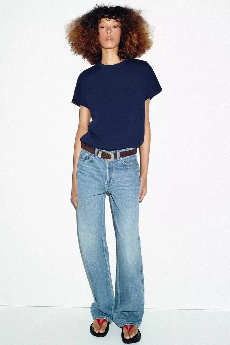 Заказать
🔥🔥Самая долгожданная распродажа ZARA
Футболка из 100% плотного хлопка идеальна на каждый 